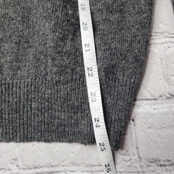 Vintage Trent 74 Robert Bruce 100% 2-Ply Wool Gray Vneck Sweater Size M - Picture 10 of 10